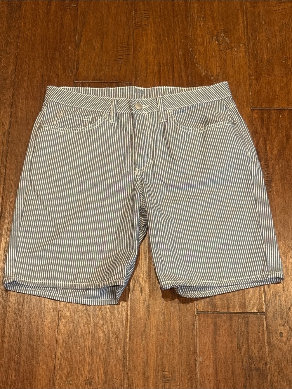 Size 8 Lee Midrise Blue and White Striped Cotton Shorts - Picture 2 of 9